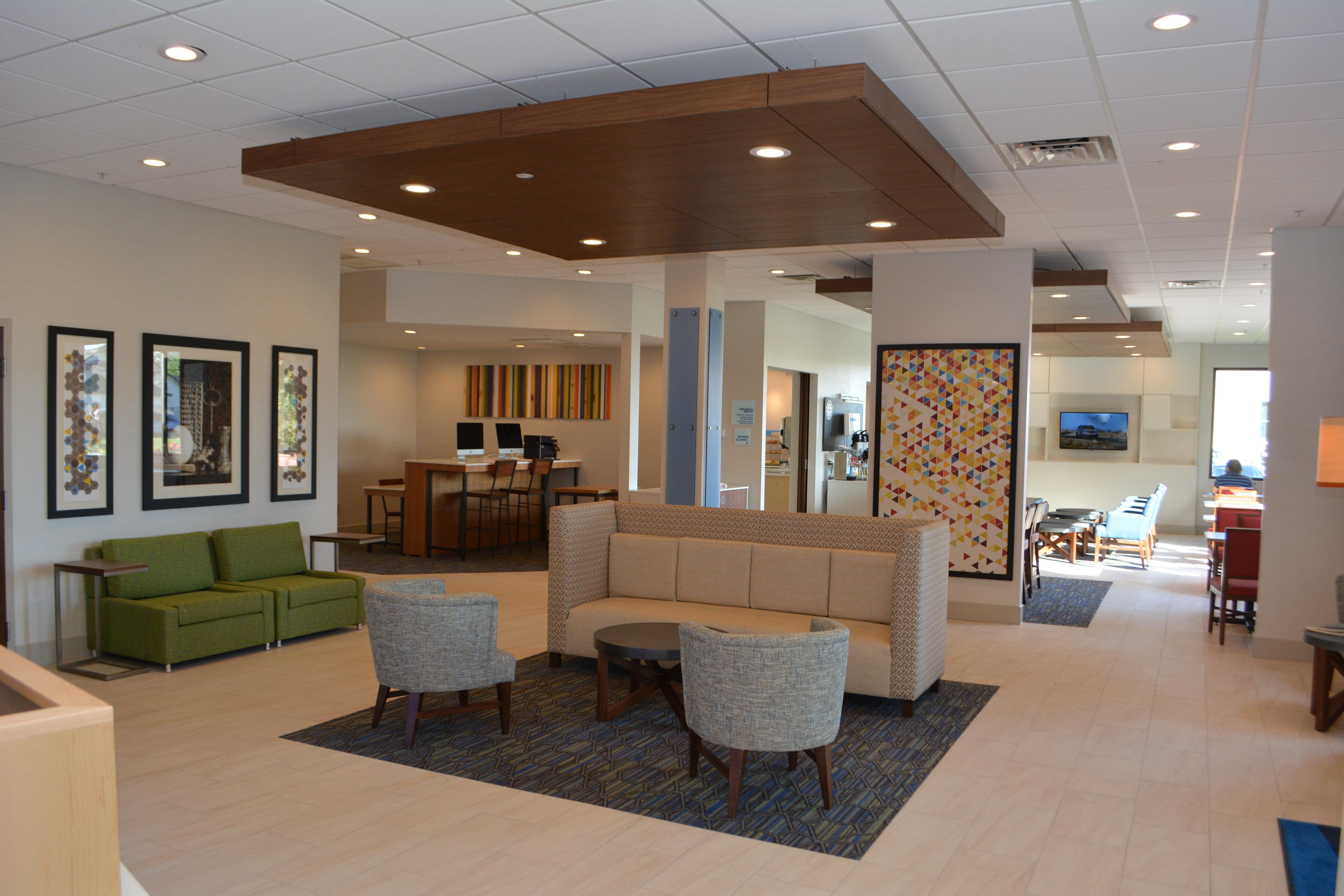 Holiday Inn Express & Suites Waterville - North By Ihg Exteriér fotografie