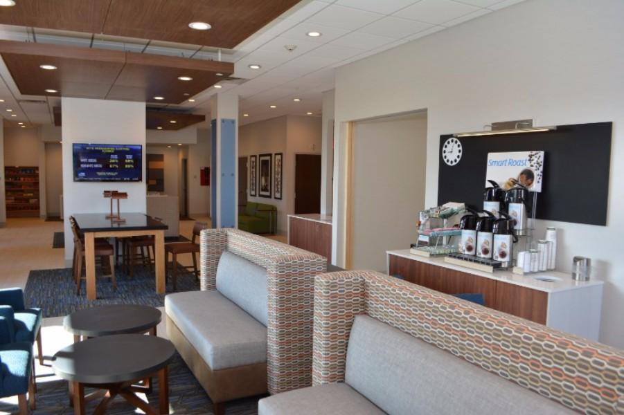 Holiday Inn Express & Suites Waterville - North By Ihg Exteriér fotografie
