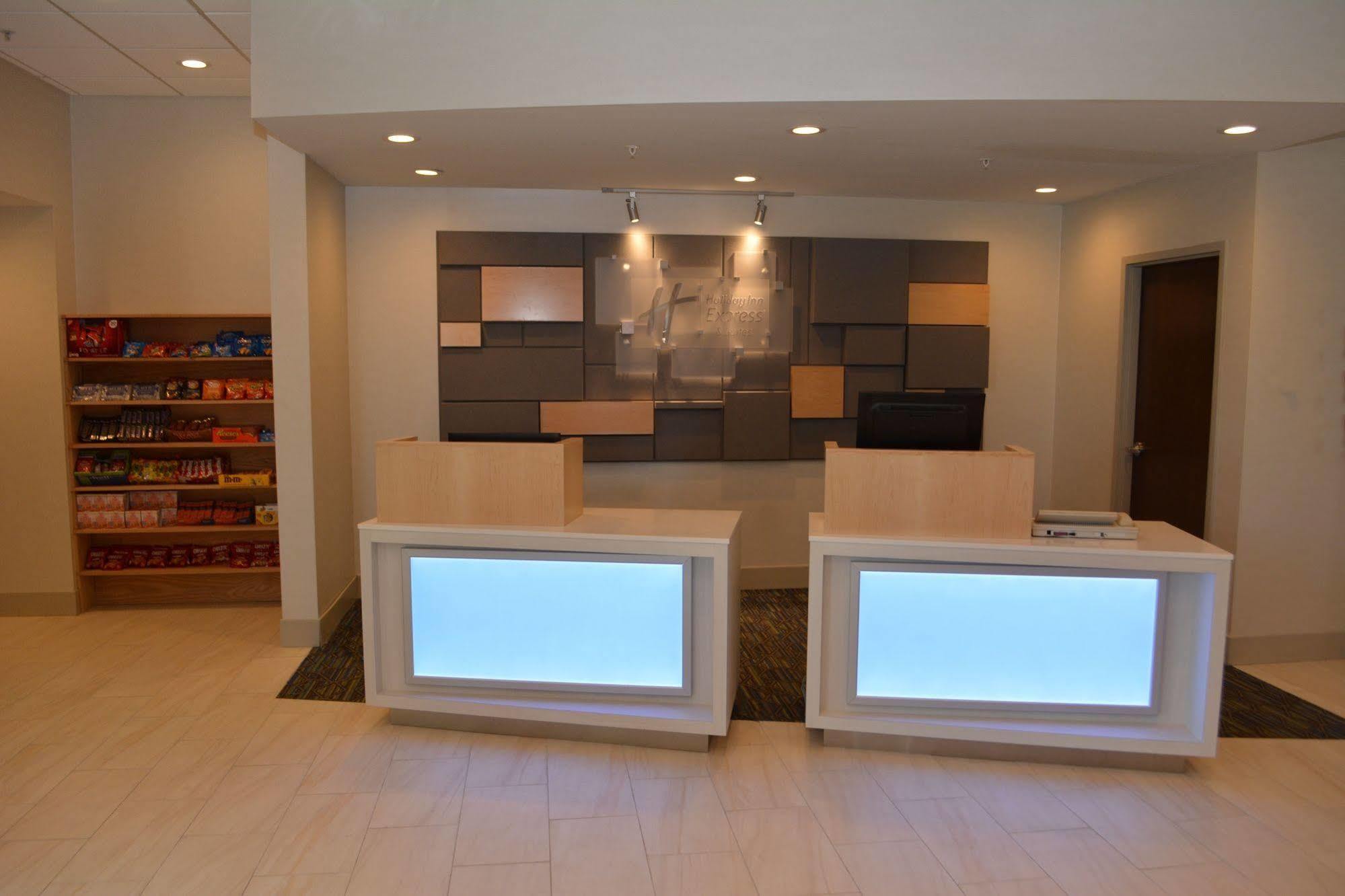 Holiday Inn Express & Suites Waterville - North By Ihg Exteriér fotografie
